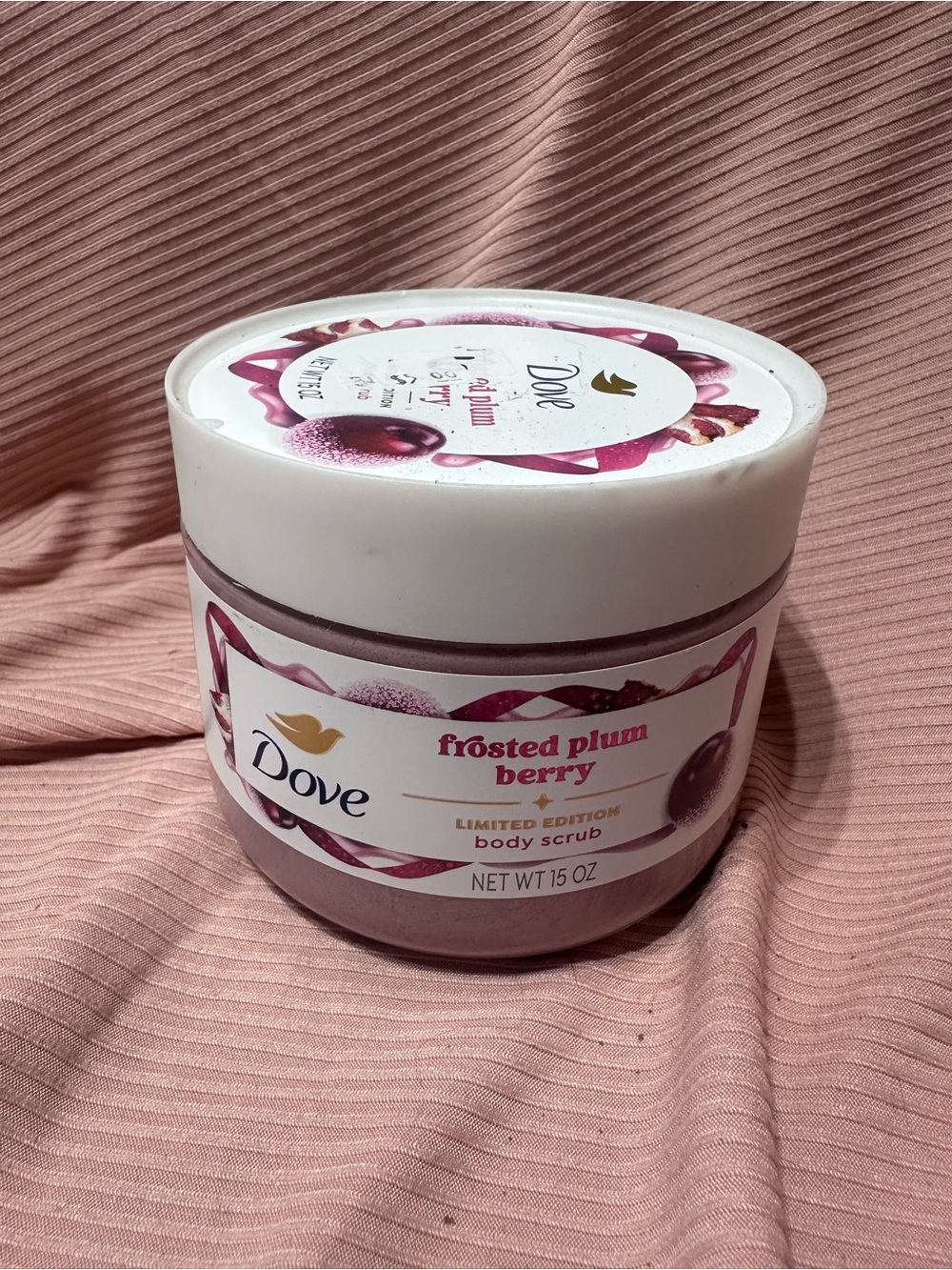 Dove Frosted Plum Berry Limited Edition Body Scrub - Pink